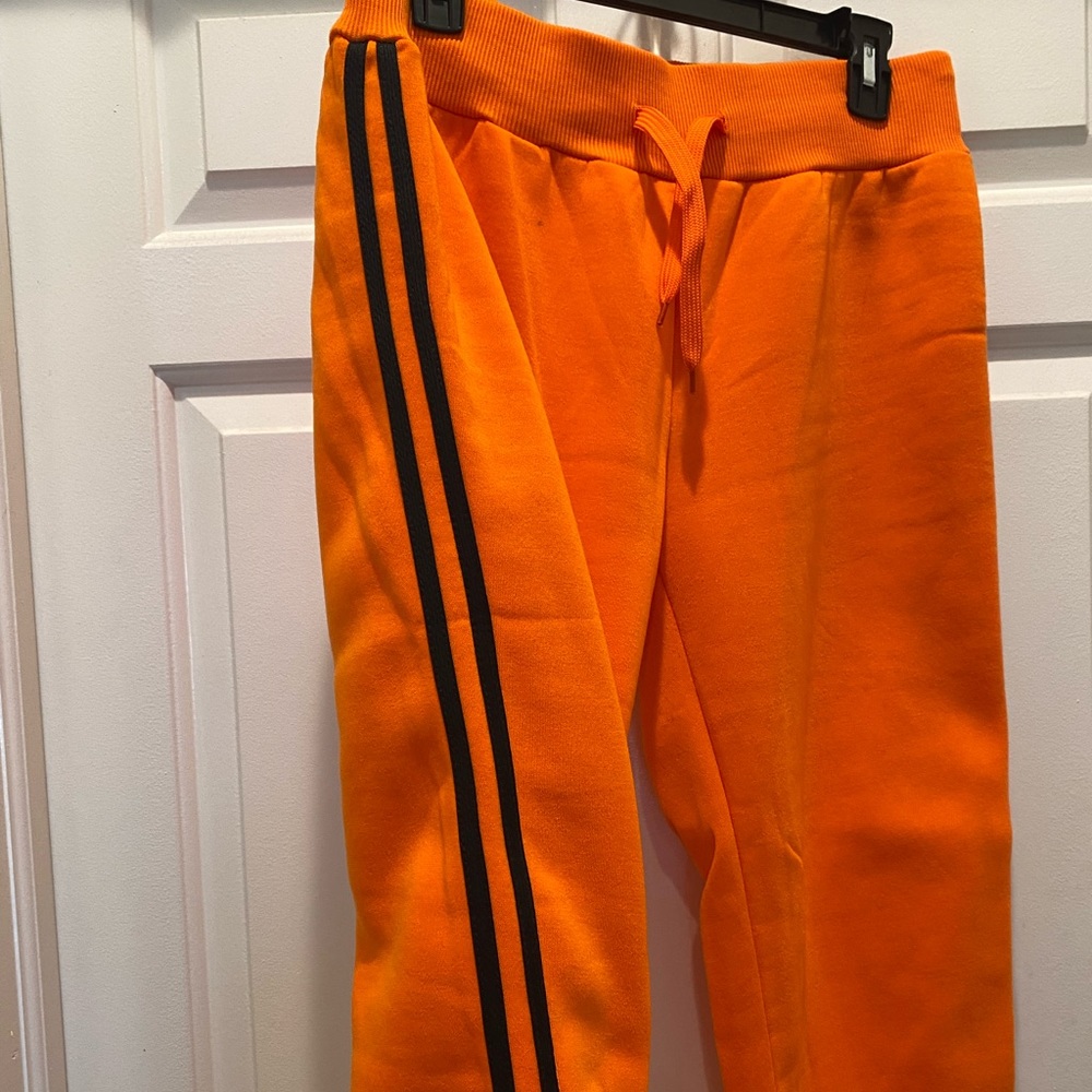 Jogger Set - Picture 4 of 7